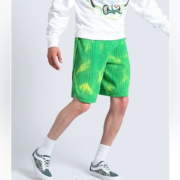 Gcds Mens acid green knit Bermuda Shorts With Logo Band - Picture 3 of 10